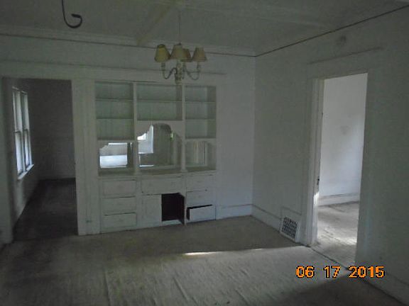 3rd image of 1305 W Wright St #1307