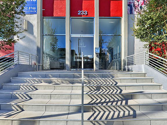 5th image of 233 S La Fayette Park Pl #207