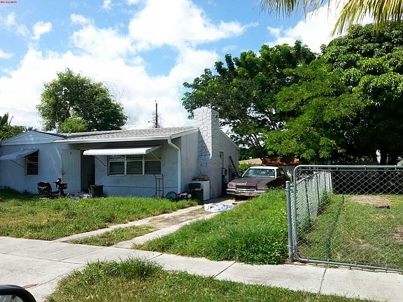 4th image of 2321 Seminole Blvd