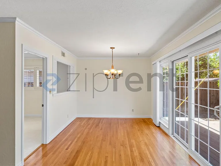 1075 Kildare Ave — Photo 9