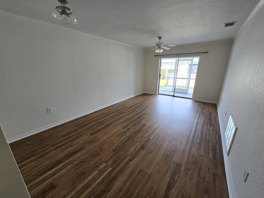 2919 Westmoreland Ct — Photo 4