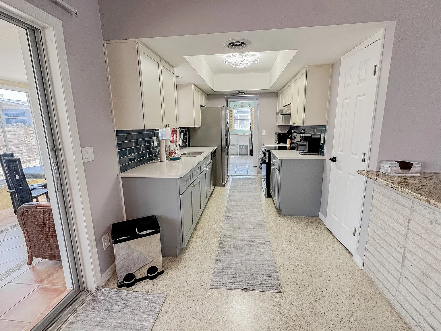 3 bed, 2.0 bath, 1800 sqft, $3,750 — Photo 4
