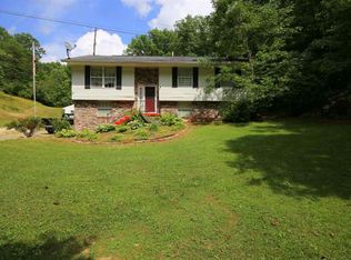 849 Sycamore Rd, Hurricane, WV 25526