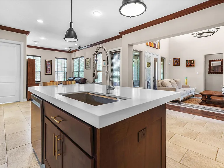 1826 Jade Hollow Ln — Photo 4