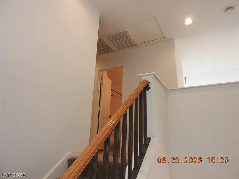 742 Endicott Ct — Photo 19