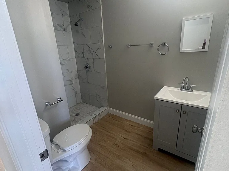 2105 Maryland Ave #3D — Photo 3