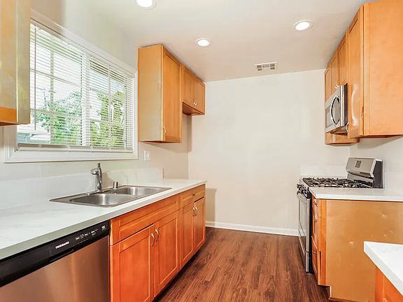 4th image of 8142 Lurline Ave