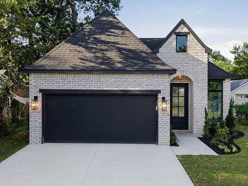 1st image of 346 E Zion Pl