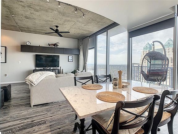 4th image of 155 Court Ave #2708