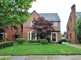 2551 Fenwick Rd, University Heights, OH 44118