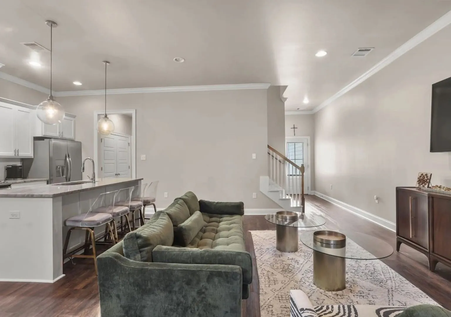 3 Bedroom Furnished rental Near LSU|All utilities included |Short Term & Long Term Options Available — Photo 1