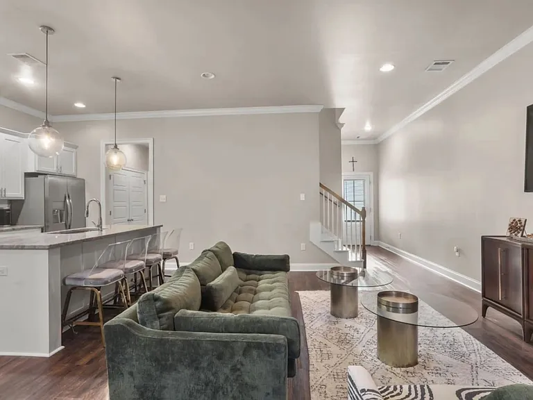 8123 Stonelake Ave — Photo 1