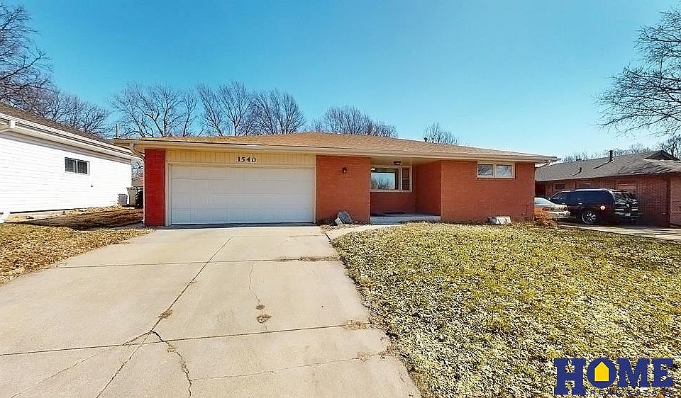 1st image of 1540 N 61st St