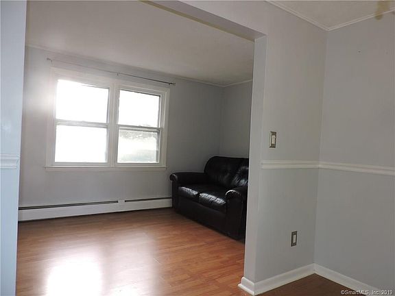 4th image of 54 Glastonbury Ave