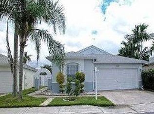 290 E Riverbend Dr, Sunrise, FL 33326