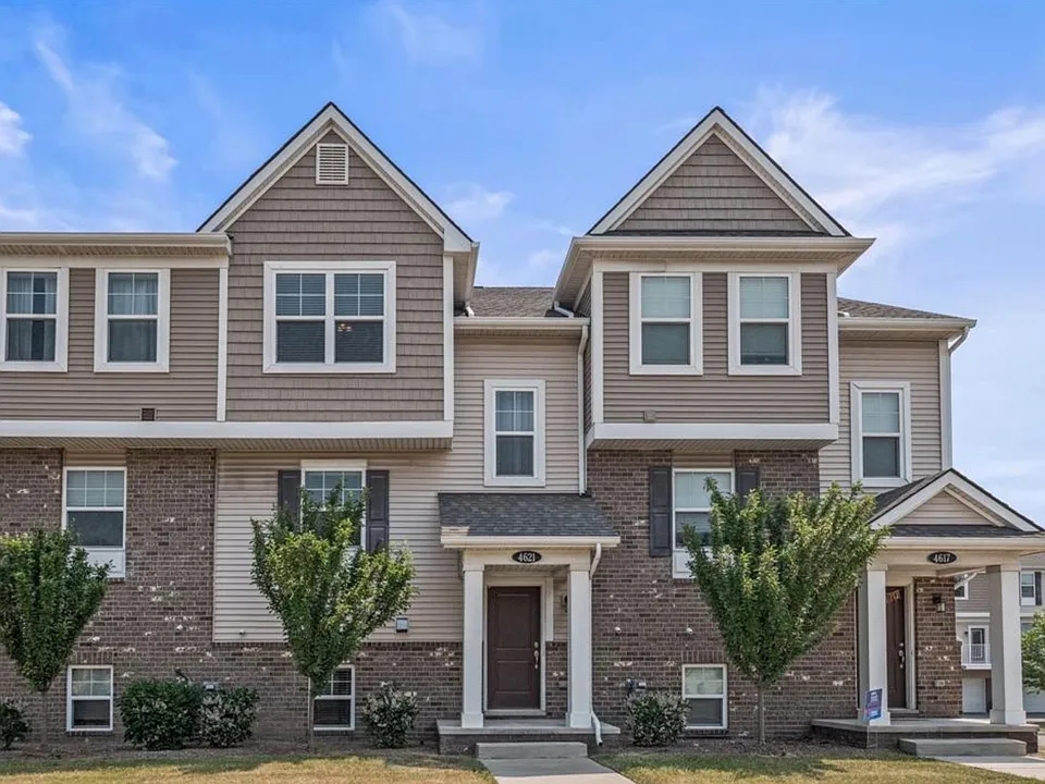 4621 Bradley Cir