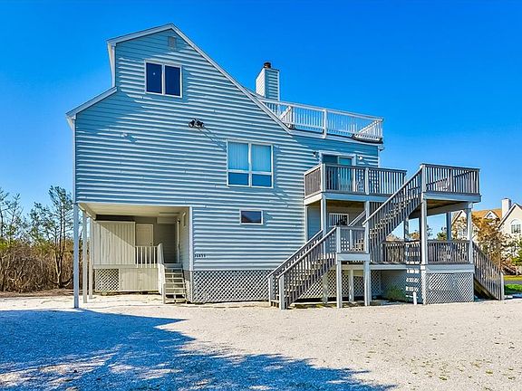 4th image of 36899 Bayside Dr