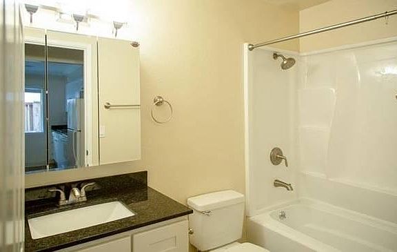 4th image of 885 Broadway APT 3