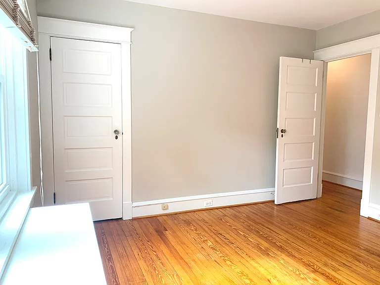 2413 W 16th St — Photo 18