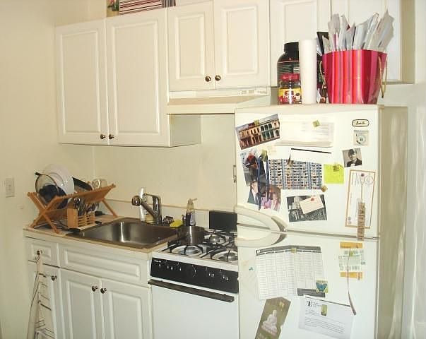 2nd image of 174 Spring St APT 6