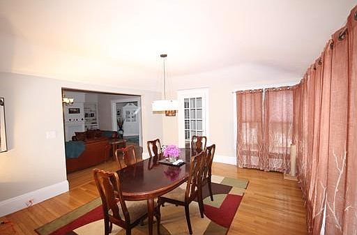 5th image of 146 Cliff Ave
