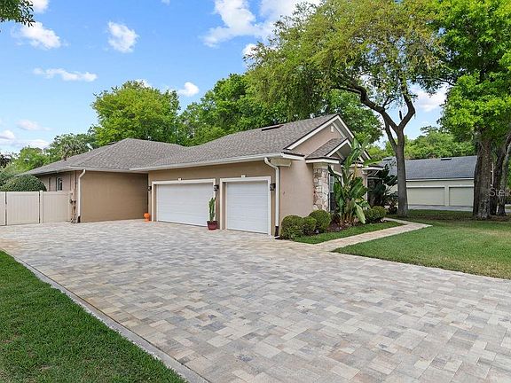 5th image of 204 Capri Cove Pl