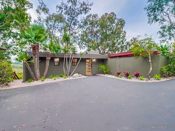 4th image of 4685 Yerba Santa Dr