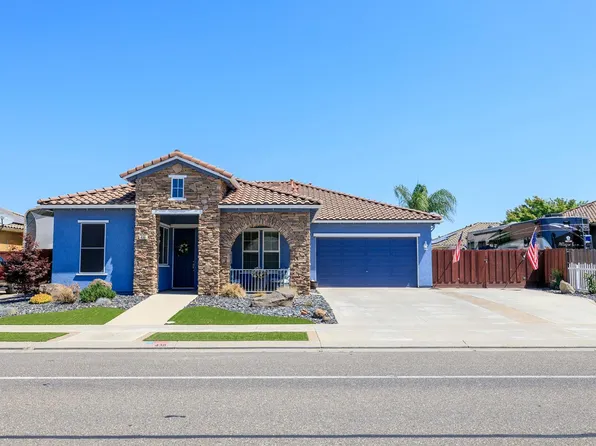 438 1st St, Escalon, CA 95320