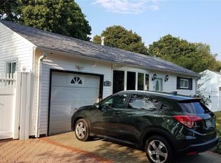 55 Ash St, Central Islip, NY 11722