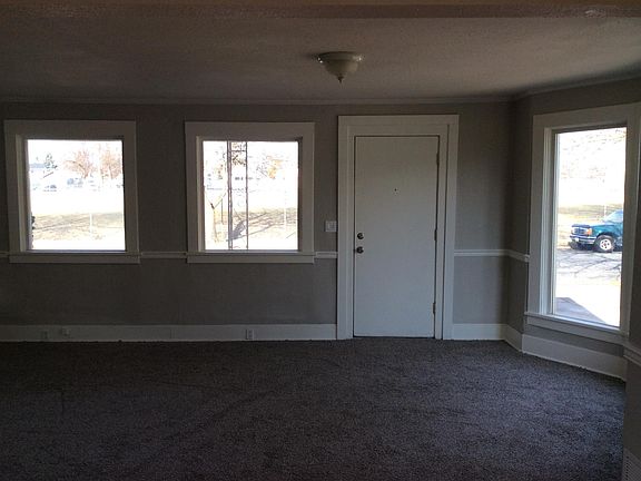 4th image of 115 W Knox Ave