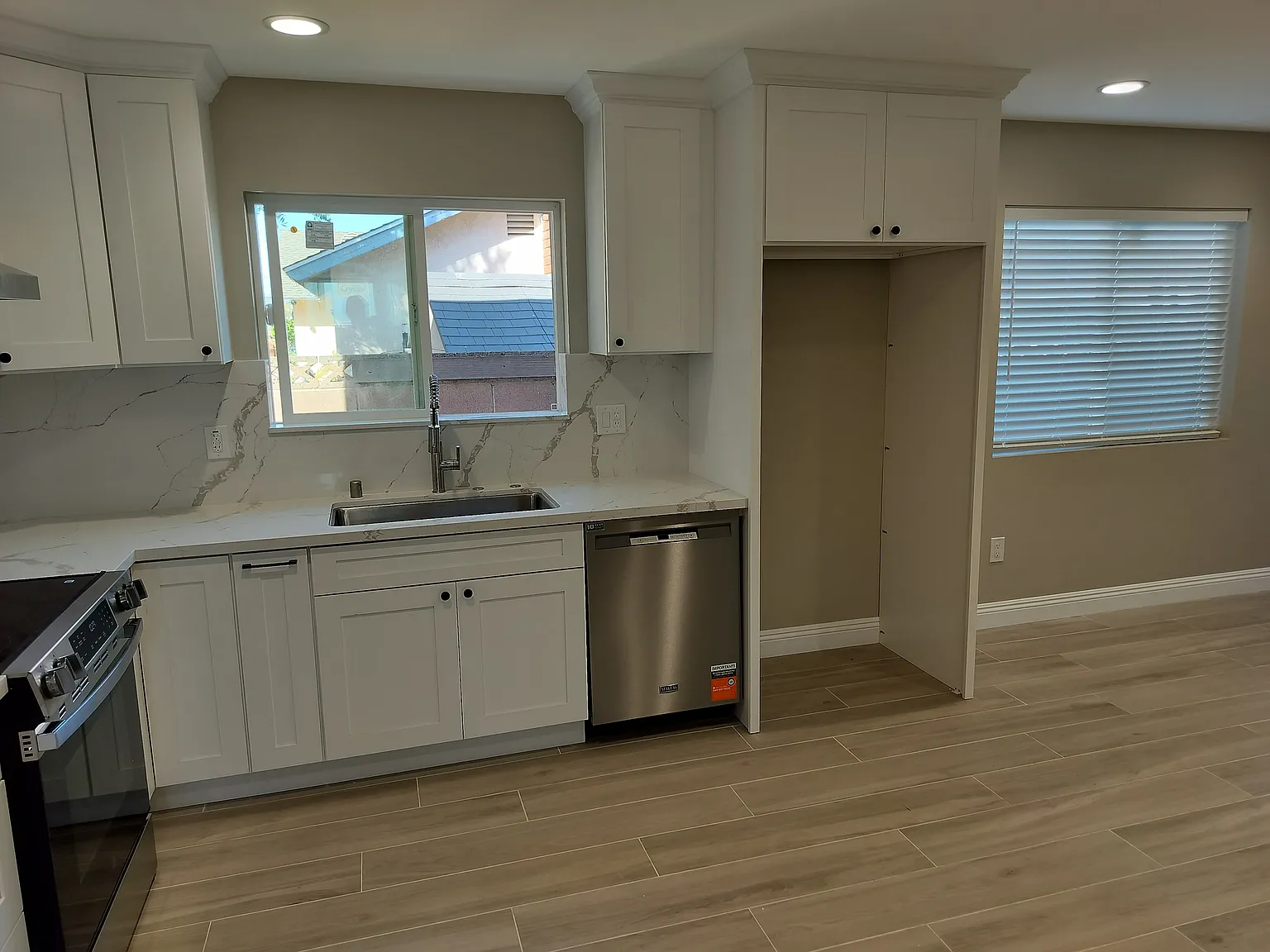 3 bed, 1200 sqft, $3,500 — Photo 2