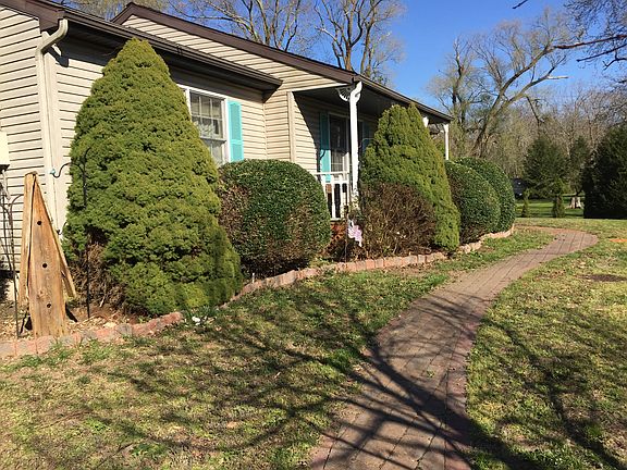 3rd image of 931 Campbell St