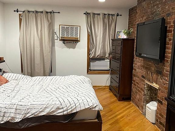 4th image of 126 E 7th St APT 5A