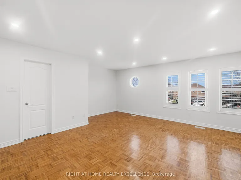16 Whitford Ct #MAIN UPPER LEVEL — Photo 17