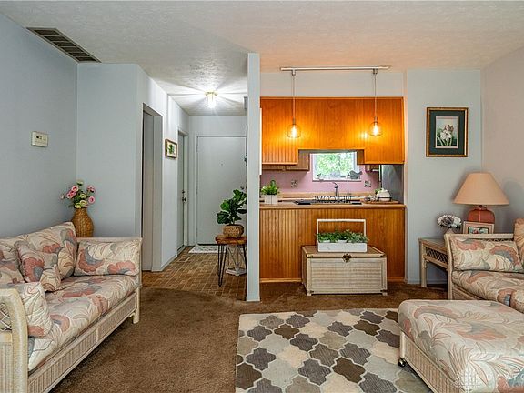 5th image of 4321 Frontenac Dr