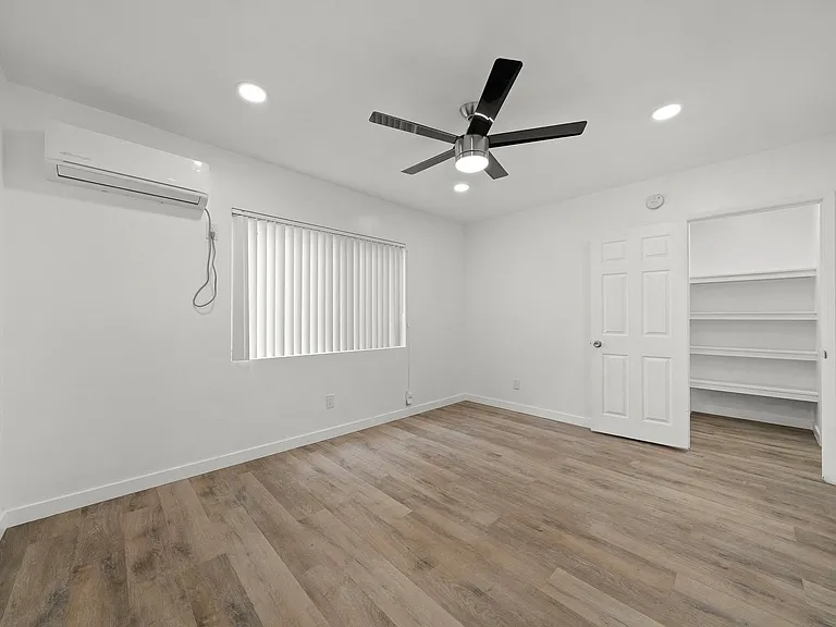 835-845 Glenway Dr. — Photo 23