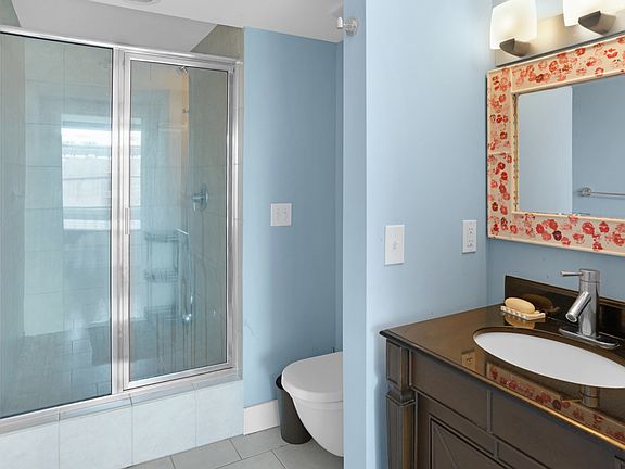 4th image of 104 E Liberty St #604