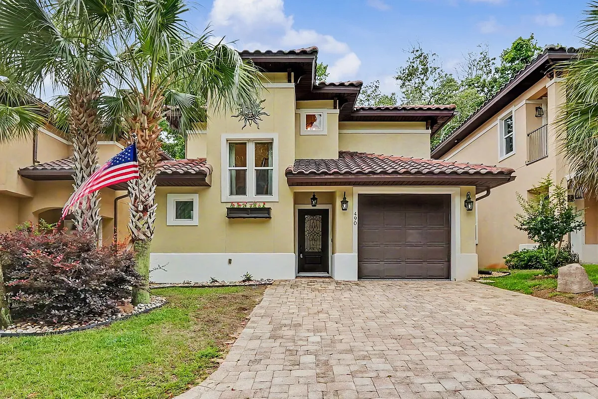 Building Photo - 490 Soundview Ct