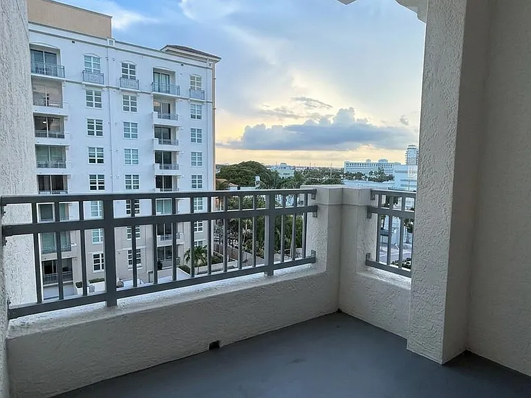 403 S Sapodilla Ave #502 — Photo 10