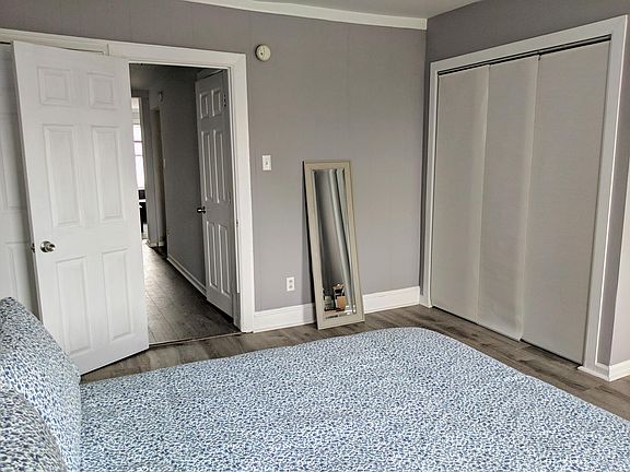 3rd image of 2421 Coral St Floor 2