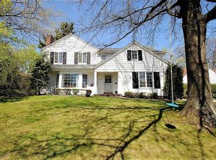 23621 Wimbledon Rd, Shaker Heights, OH 44122