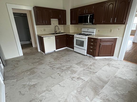 4th image of 304 Hood Ave #302