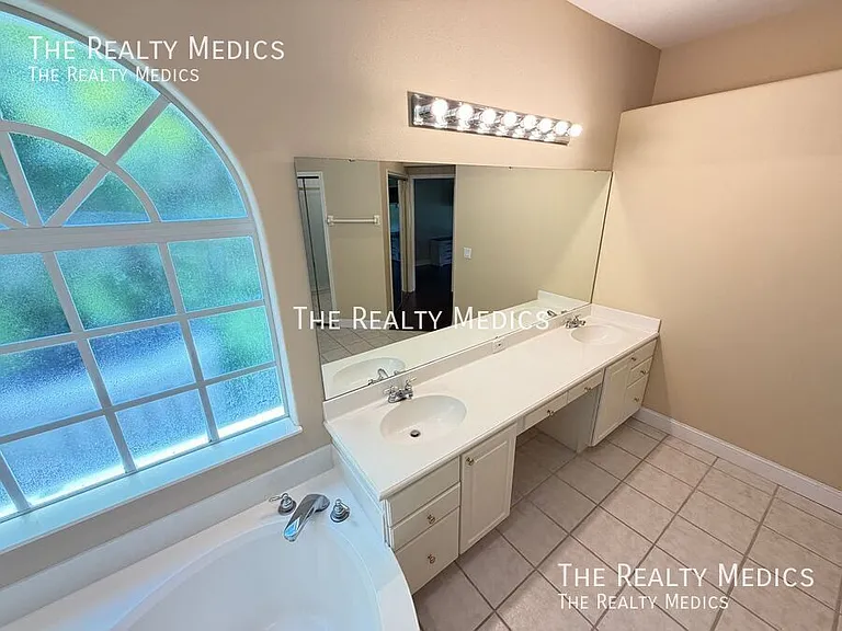 1565 The Oaks Blvd — Photo 28
