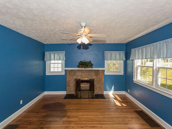 4th image of 2539 Washington Pike