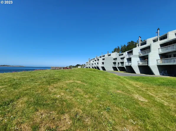 94304 Wedderburn Loop Rd #432, Gold Beach, OR 97444