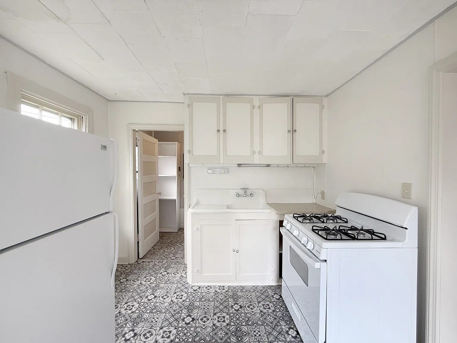 1 bed, 600 sqft, $1,000 — Photo 4