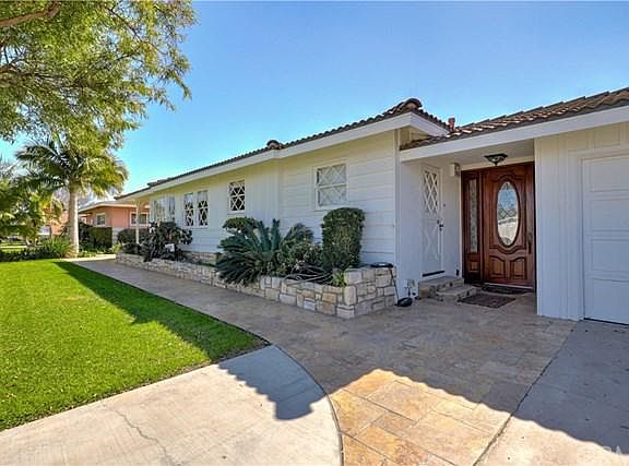 5th image of 9854 Belfair St