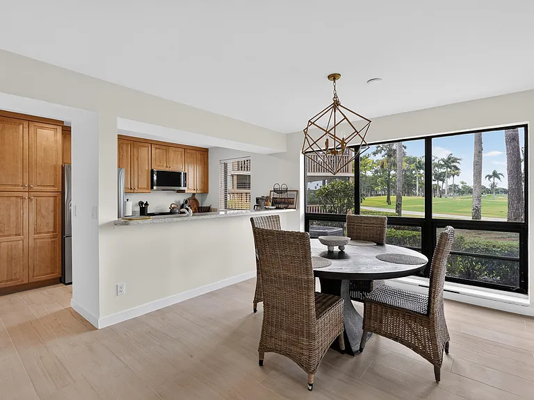302 Brackenwood Cir — Photo 14