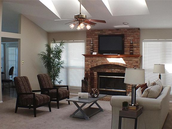 2nd image of 2809 Championship Blvd