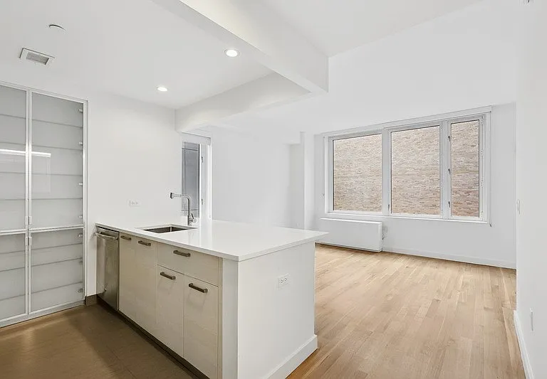 501 E 74th St #9F — Photo 7